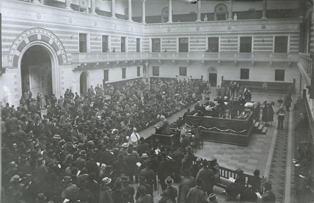 Democracy in Denmark - to the polling station 1924 - Copenhagen Twon Hall