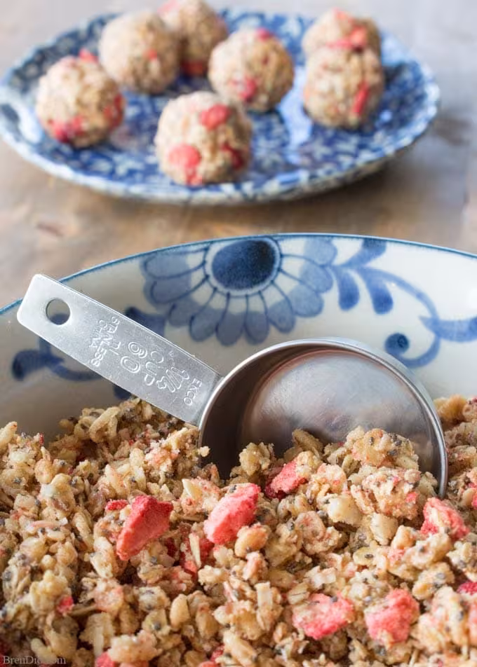 Strawberry energy balls 1